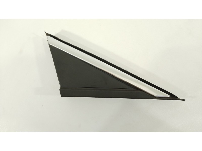 Recambio de moldura para opel astra k (b16) 1.6 cdti (68) referencia OEM IAM 39041996  51549104