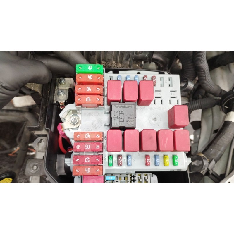 Recambio de caja reles / fusibles para fiat ducato caja/chasis (250_) 140 multijet 2,3 d referencia OEM IAM 1398640080  