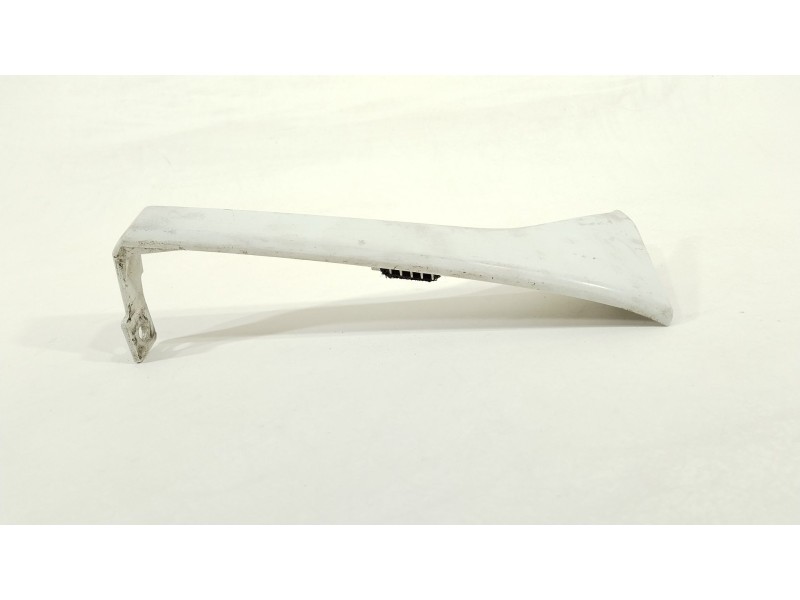 Recambio de moldura para renault maxity 130.35ñ5 referencia OEM IAM 7485134488  75894MB40A