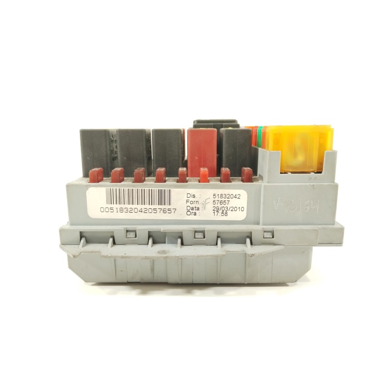 Recambio de caja reles / fusibles para fiat bravo ii (198_) 1.6 d multijet (198axh1b) referencia OEM IAM 51832042  