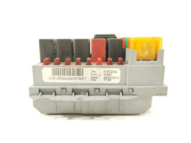 Recambio de caja reles / fusibles para fiat bravo ii (198_) 1.6 d multijet (198axh1b) referencia OEM IAM 51832042  