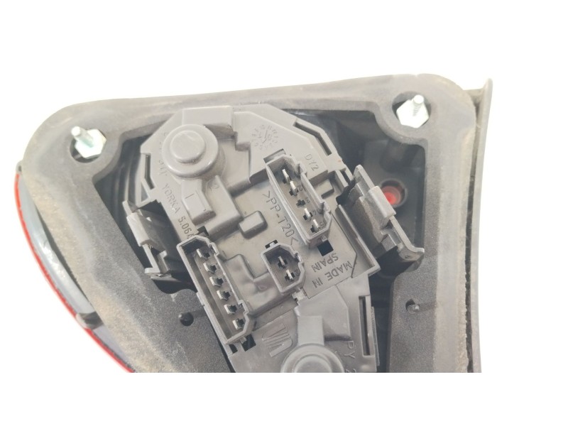 Recambio de piloto trasero izquierdo para seat leon (1m1) 1.9 tdi referencia OEM IAM 1M6945111 1M6945257 1M6945095A