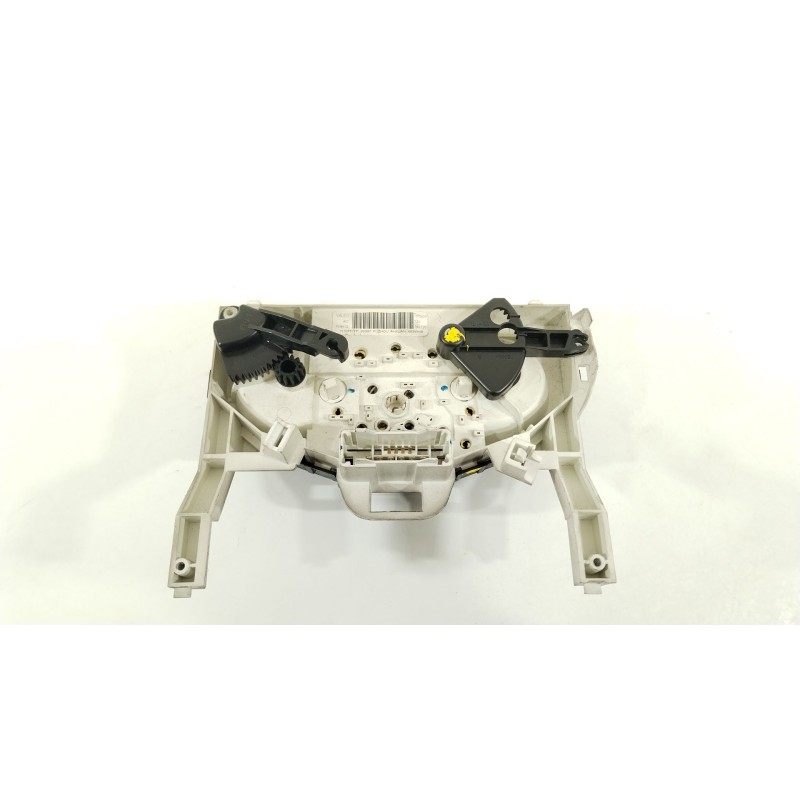 Recambio de mando calefaccion / aire acondicionado para nissan primastar furgoneta (x83) 2.0 dci 115 referencia OEM IAM 82000046