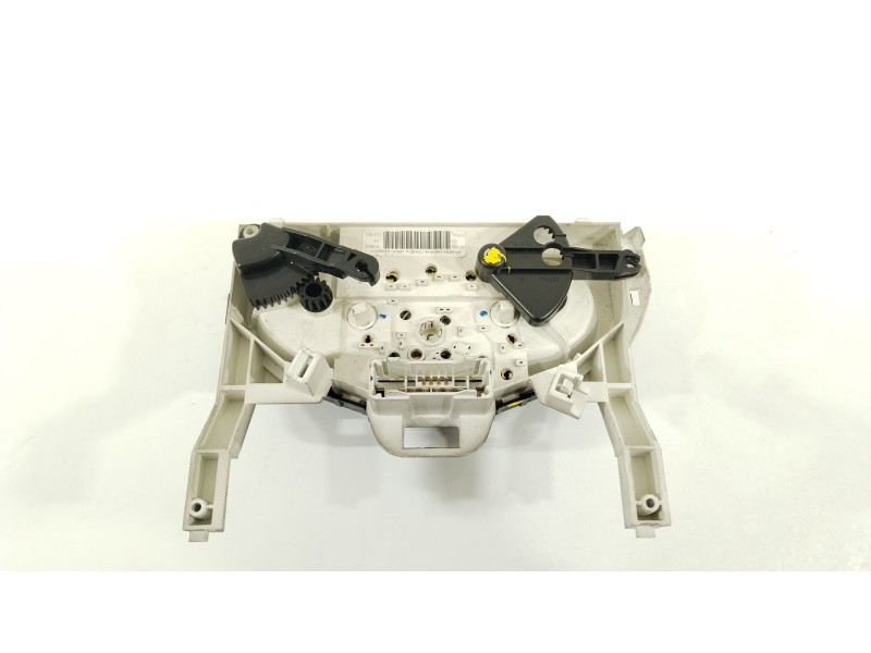 Recambio de mando calefaccion / aire acondicionado para nissan primastar furgoneta (x83) 2.0 dci 115 referencia OEM IAM 82000046