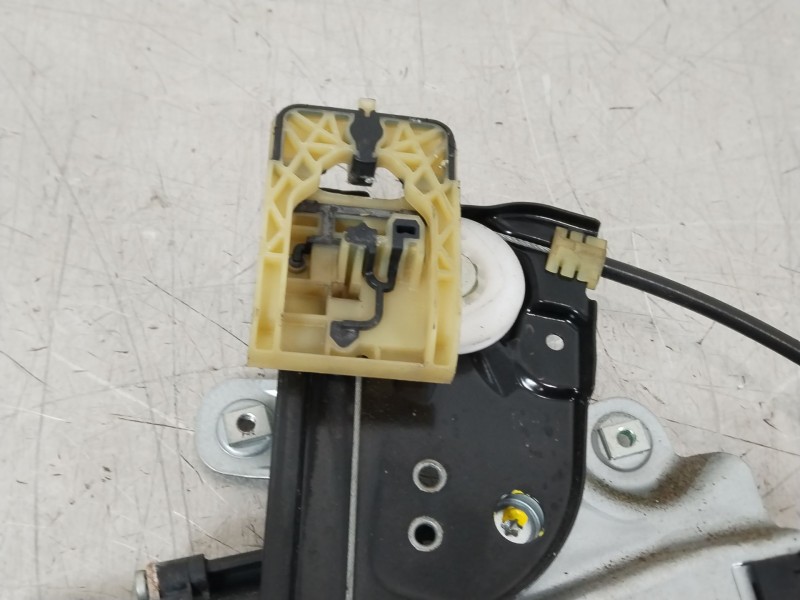 Recambio de elevalunas delantero izquierdo para opel astra j lim. 1.6 cdti dpf referencia OEM IAM 20951581  13350757