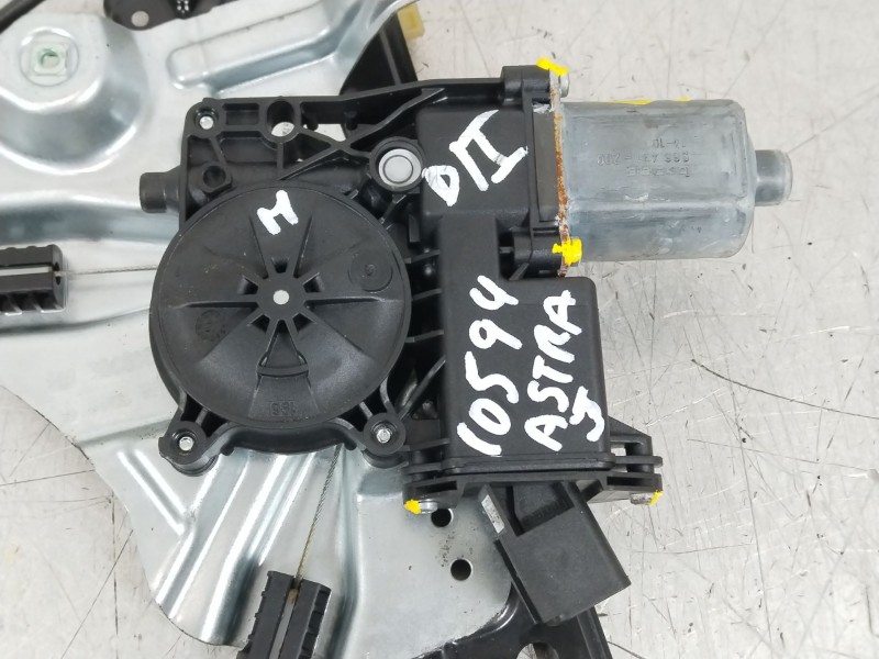 Recambio de elevalunas delantero izquierdo para opel astra j lim. 1.6 cdti dpf referencia OEM IAM 20951581  13350757