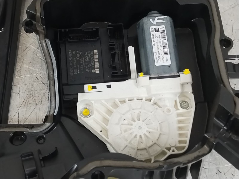 Recambio de elevalunas delantero izquierdo para seat leon (1p1) 1.9 tdi referencia OEM IAM 1P0837401J 1K0959793P 1T0959701L