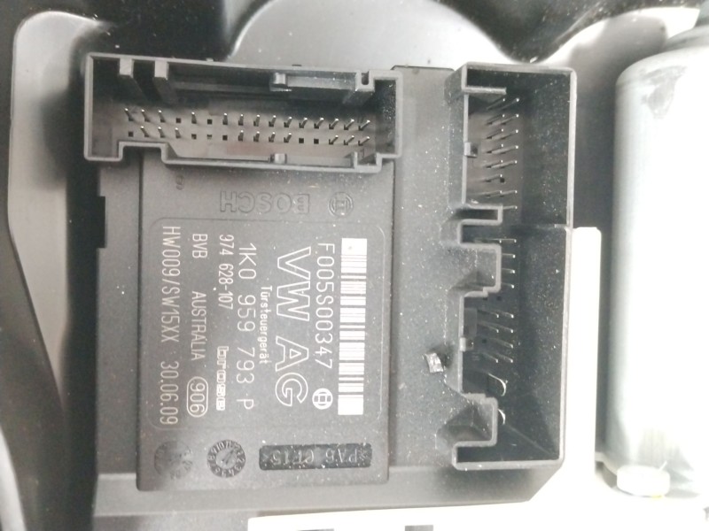 Recambio de elevalunas delantero izquierdo para seat leon (1p1) 1.9 tdi referencia OEM IAM 1P0837401J 1K0959793P 1T0959701L