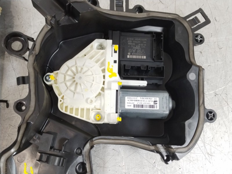 Recambio de elevalunas delantero derecho para seat leon (1p1) 1.9 tdi referencia OEM IAM 1P0837402J 1K0959792P 1T0959702L