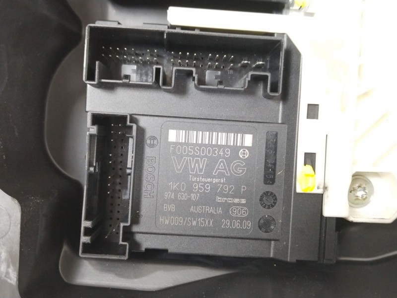 Recambio de elevalunas delantero derecho para seat leon (1p1) 1.9 tdi referencia OEM IAM 1P0837402J 1K0959792P 1T0959702L