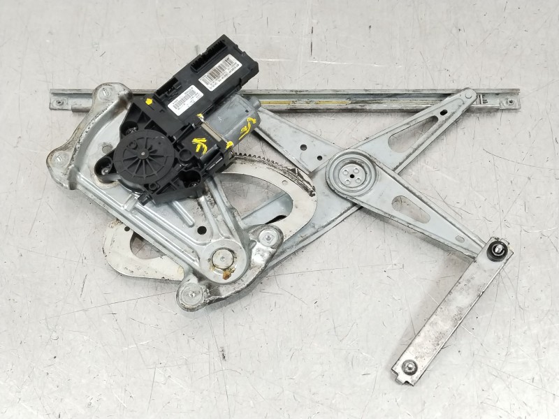 Recambio de elevalunas delantero izquierdo para renault megane iii berlina 5 p bose edition referencia OEM IAM 807210002R 013082