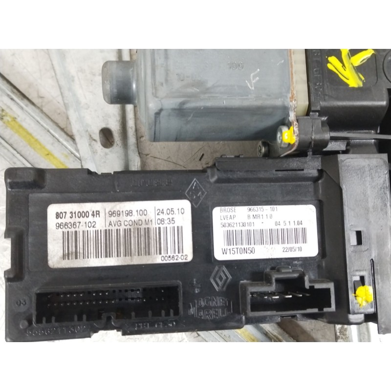 Recambio de elevalunas delantero izquierdo para renault megane iii berlina 5 p bose edition referencia OEM IAM 807210002R 013082