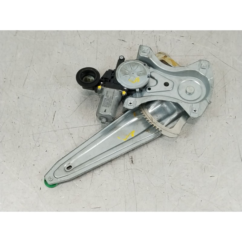 Recambio de elevalunas trasero derecho para toyota auris (_e18_) 1.4 d-4d (nde180_) referencia OEM IAM 6983002240  857200D120