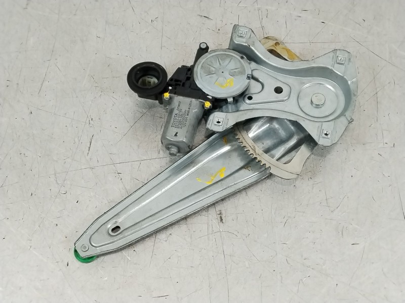 Recambio de elevalunas trasero derecho para toyota auris (_e18_) 1.4 d-4d (nde180_) referencia OEM IAM 6983002240  857200D120