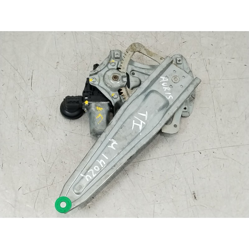 Recambio de elevalunas trasero izquierdo para toyota auris (_e18_) 1.4 d-4d (nde180_) referencia OEM IAM 6984002240  857100D100