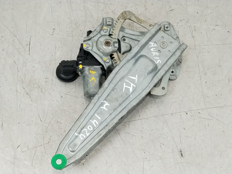 Recambio de elevalunas trasero izquierdo para toyota auris (_e18_) 1.4 d-4d (nde180_) referencia OEM IAM 6984002240  857100D100