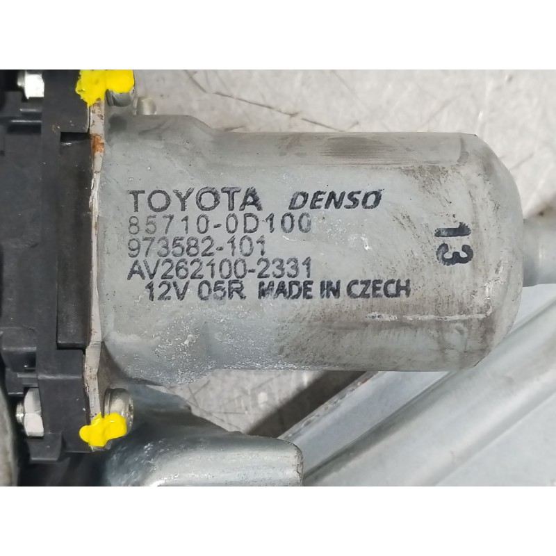 Recambio de elevalunas trasero izquierdo para toyota auris (_e18_) 1.4 d-4d (nde180_) referencia OEM IAM 6984002240  857100D100