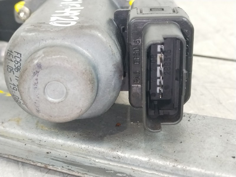 Recambio de elevalunas delantero izquierdo para renault scenic ii confort authentique referencia OEM IAM 8201010937  440726F