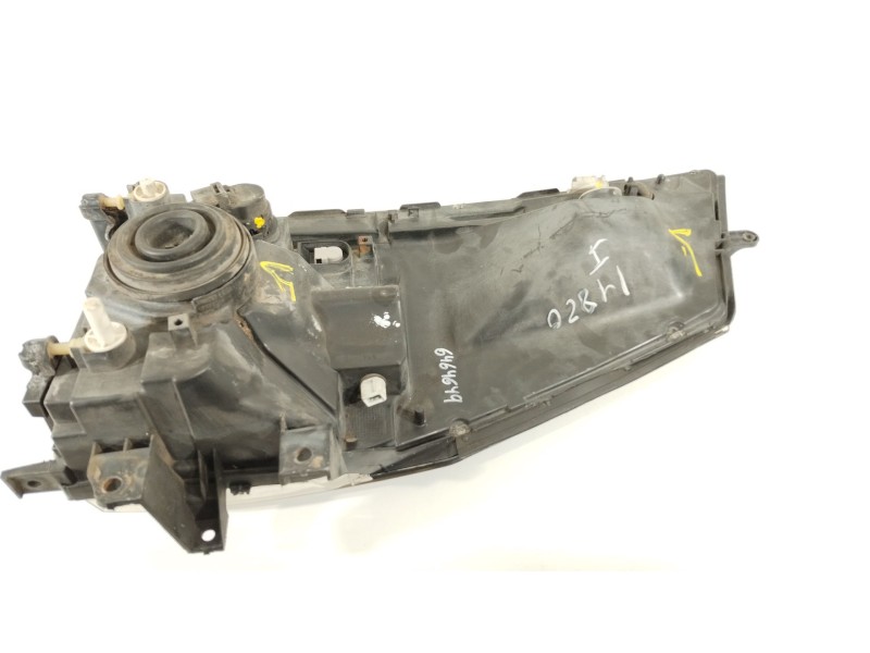 Recambio de faro izquierdo para renault maxity 130.35ñ5 referencia OEM IAM 26060MB40A  7485152481
