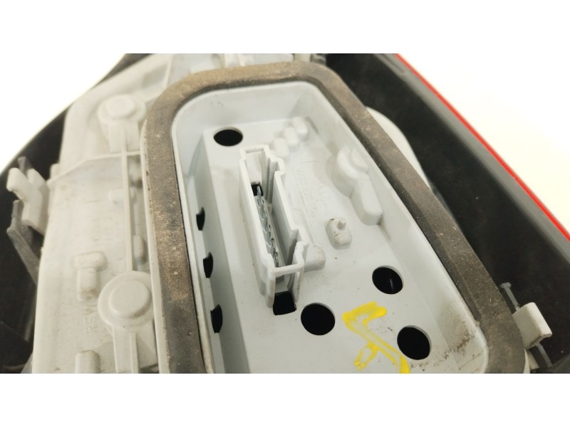 Recambio de piloto trasero izquierdo para volkswagen polo iv (9n_, 9a_) 1.4 16v referencia OEM IAM 6Q6945095B  6Q6945111A