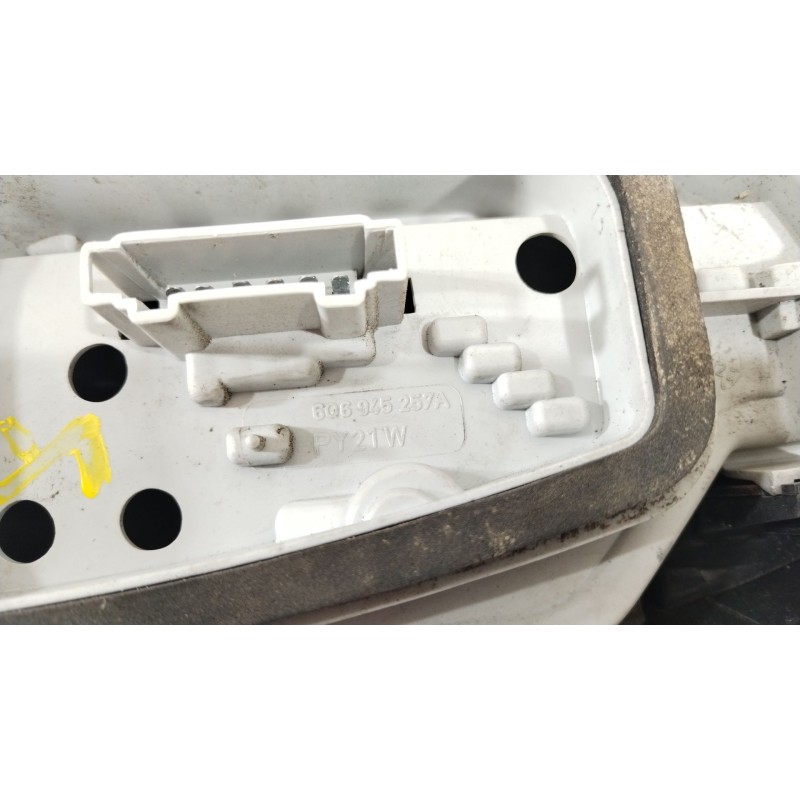 Recambio de piloto trasero izquierdo para volkswagen polo iv (9n_, 9a_) 1.4 16v referencia OEM IAM 6Q6945095B  6Q6945111A