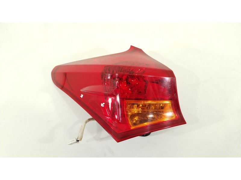 Recambio de piloto trasero izquierdo para toyota auris (_e18_) 1.4 d-4d (nde180_) referencia OEM IAM 8156102740  