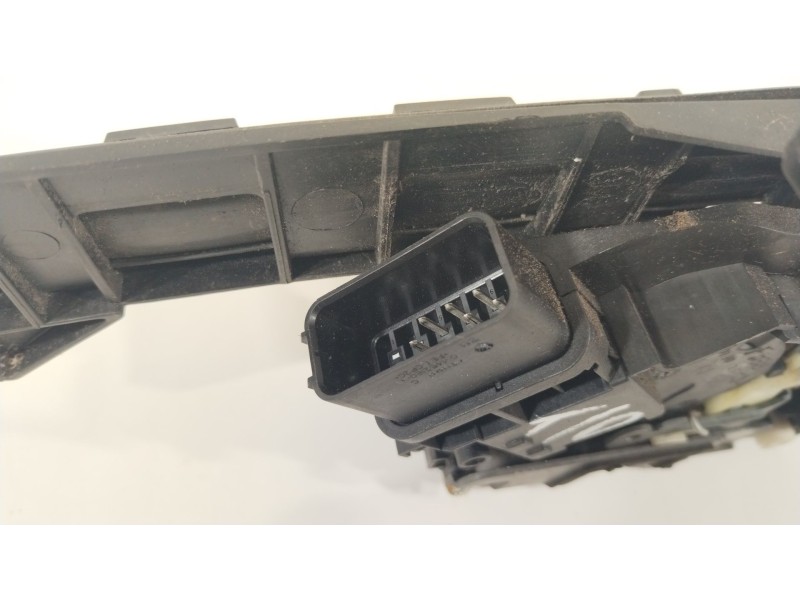 Recambio de cerradura puerta trasera derecha para ford focus berlina (cap) ambiente (d) referencia OEM IAM 4M5AR26412BC  