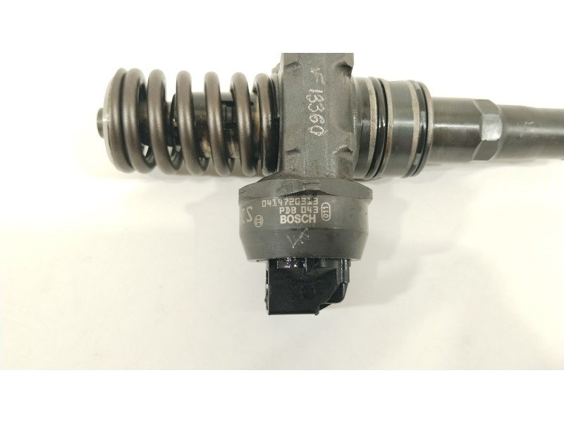 Recambio de inyector para volkswagen polo iv (9n_, 9a_) 1.4 tdi referencia OEM IAM 038130073BN  0414720313