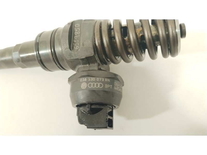 Recambio de inyector para volkswagen polo iv (9n_, 9a_) 1.4 tdi referencia OEM IAM 038130073BN  0414720313