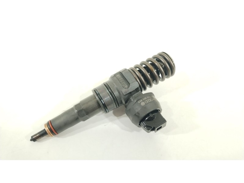 Recambio de inyector para volkswagen polo iv (9n_, 9a_) 1.4 tdi referencia OEM IAM 038130073BN  0414720313