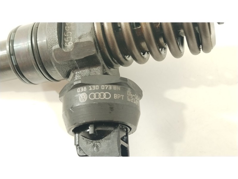 Recambio de inyector para volkswagen polo iv (9n_, 9a_) 1.4 tdi referencia OEM IAM 038130073BN  0414720313