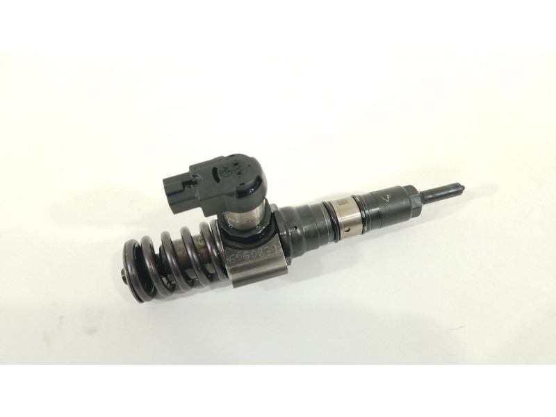 Recambio de inyector para volkswagen passat b6 (3c2) 2.0 tdi 16v 4motion referencia OEM IAM 000130073SX  