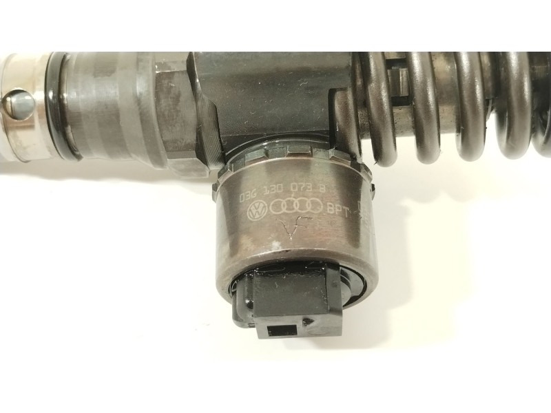 Recambio de inyector para audi a3 (8p1) 2.0 tdi 16v referencia OEM IAM 03G130073B  0414720403