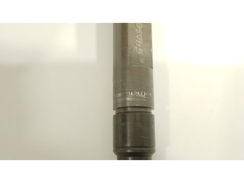 Recambio de inyector para volkswagen passat b5 (3b2) 1.9 tdi syncro/4motion referencia OEM IAM 028130201T  