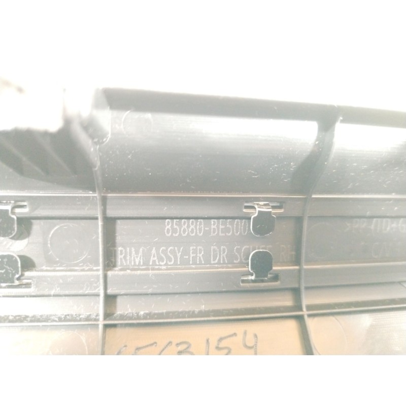 Recambio de moldura para hyundai kona (os, ose, osi) 1.0 t-gdi hybrid 48v referencia OEM IAM 85880BE500  