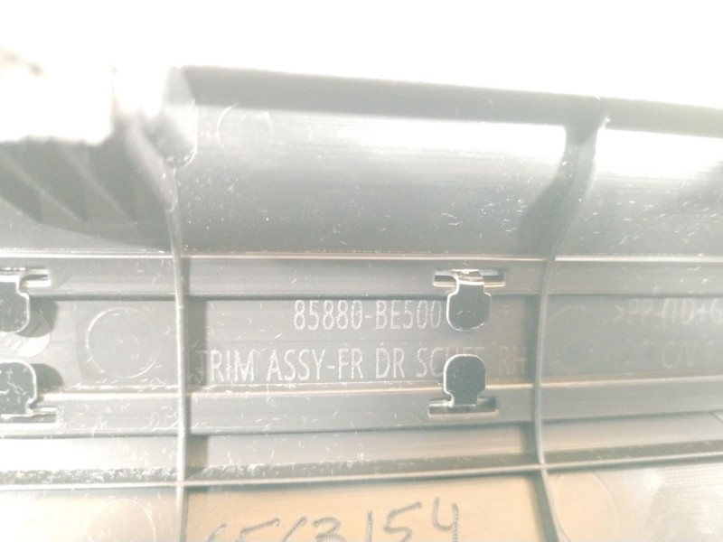 Recambio de moldura para hyundai kona (os, ose, osi) 1.0 t-gdi hybrid 48v referencia OEM IAM 85880BE500  