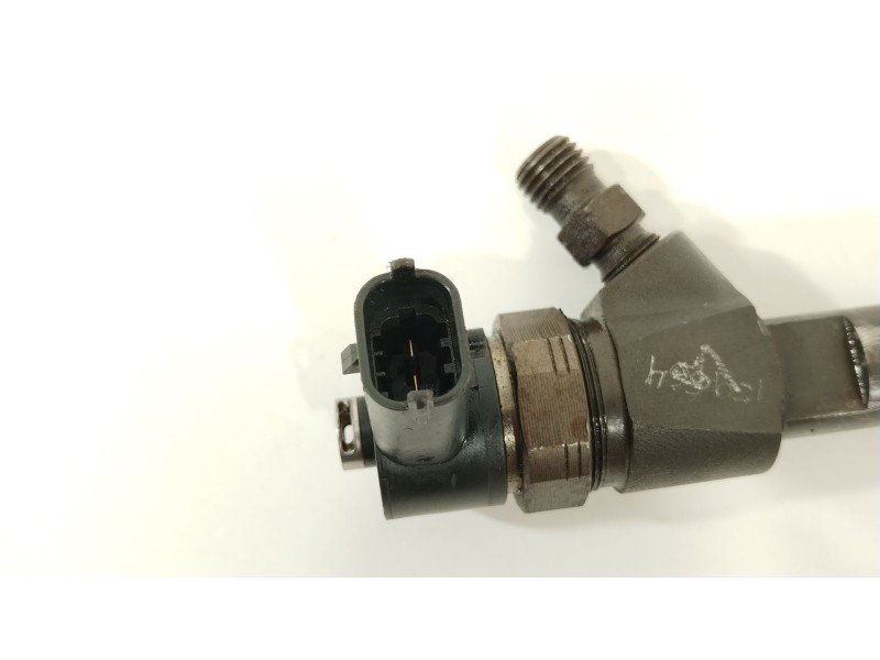 Recambio de inyector para fiat bravo (198) 1.6 16v multijet easy (77kw) referencia OEM IAM 0445110300  