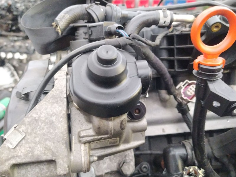 Recambio de bomba inyeccion para volkswagen golf vi (5k1) 2.0 tdi referencia OEM IAM 03L130755  0445010507