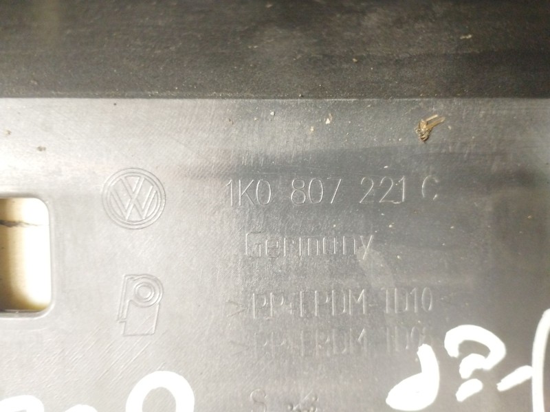 Recambio de paragolpes delantero para volkswagen golf v (1k1) 1.4 tsi referencia OEM IAM 1K0807221  