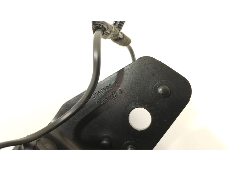 Recambio de enganche cinturon trasero derecho para peugeot 508 2.0 blue-hdi fap referencia OEM IAM 8976J5  