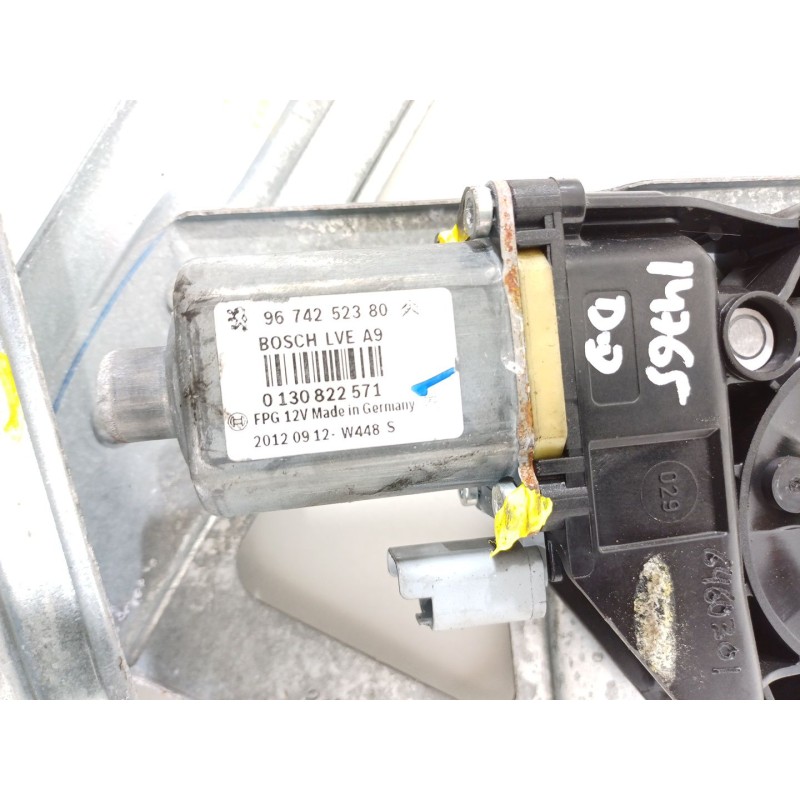 Recambio de elevalunas delantero derecho para peugeot 208 i (ca_, cc_) 1.2 vti 82 referencia OEM IAM 9674252380  