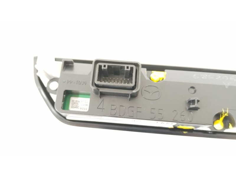 Recambio de pantalla multifuncion para mazda cx-30 zenith referencia OEM IAM BDEL55260D  