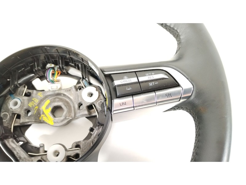 Recambio de volante para mazda cx-30 zenith referencia OEM IAM 2109295818  