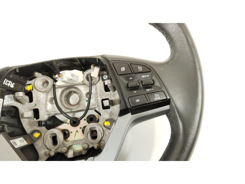 Recambio de volante para hyundai tucson essence bluedrive 2wd referencia OEM IAM 309246881B9AAB 96720D7220 96710D7510
