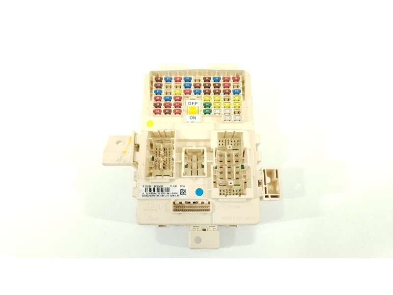 Recambio de caja reles / fusibles para hyundai tucson essence bluedrive 2wd referencia OEM IAM 91950D3560  