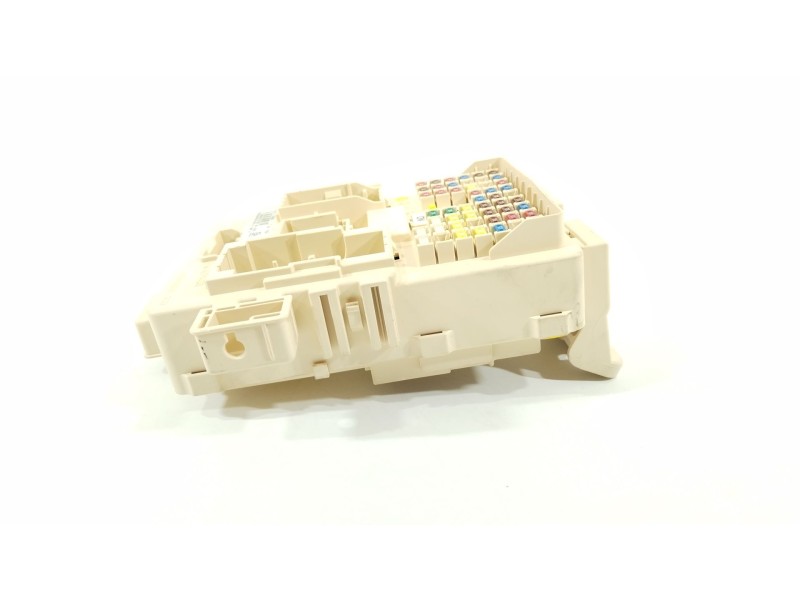 Recambio de caja reles / fusibles para hyundai tucson essence bluedrive 2wd referencia OEM IAM 91950D3560  