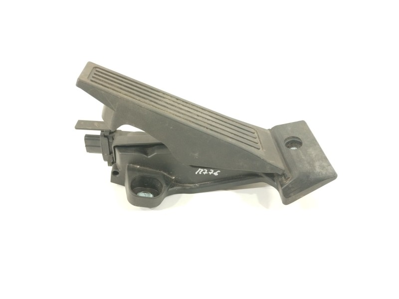 Recambio de potenciometro pedal para hyundai tucson essence bluedrive 2wd referencia OEM IAM 32700B1000  