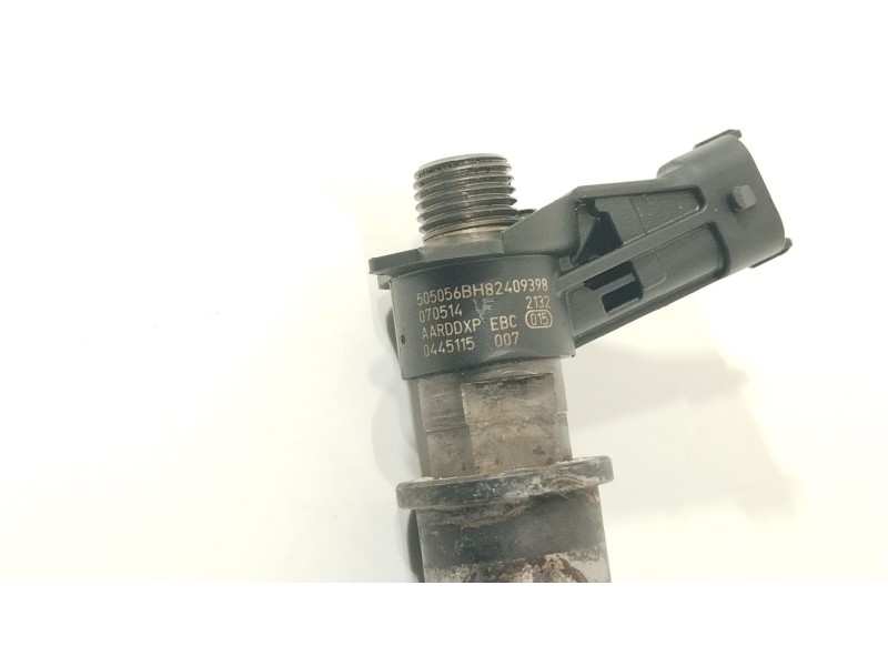 Recambio de inyector para nissan primastar furgoneta (x83) 2.0 dci 115 referencia OEM IAM 82409398  0445115007