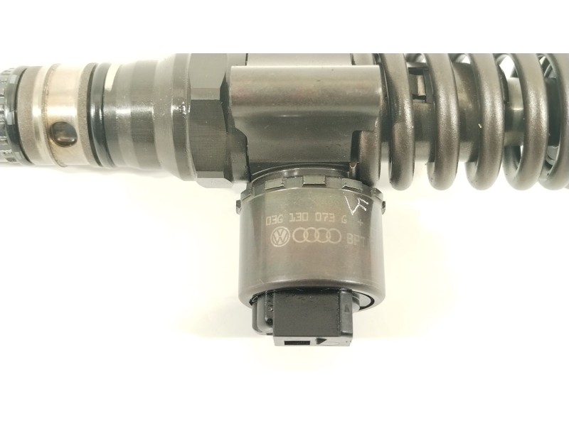 Recambio de inyector para audi a3 (8p) 2.0 tdi ambiente referencia OEM IAM 03G130073G  