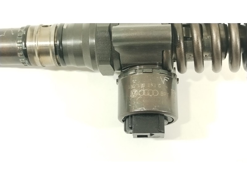 Recambio de inyector para audi a3 (8p) 2.0 tdi ambiente referencia OEM IAM 03G130073G  